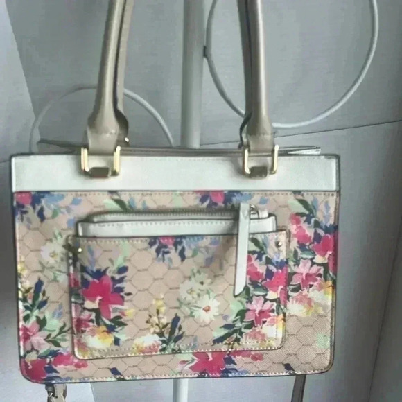 Also Spring Floral Purse with detachable coin bag - Picture 1 of 12